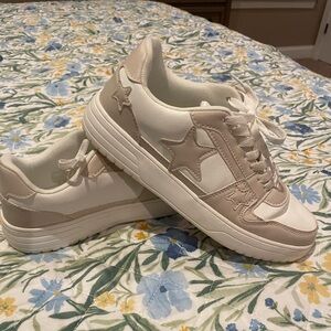 Elegant Cream and White Star Sneakers for Women